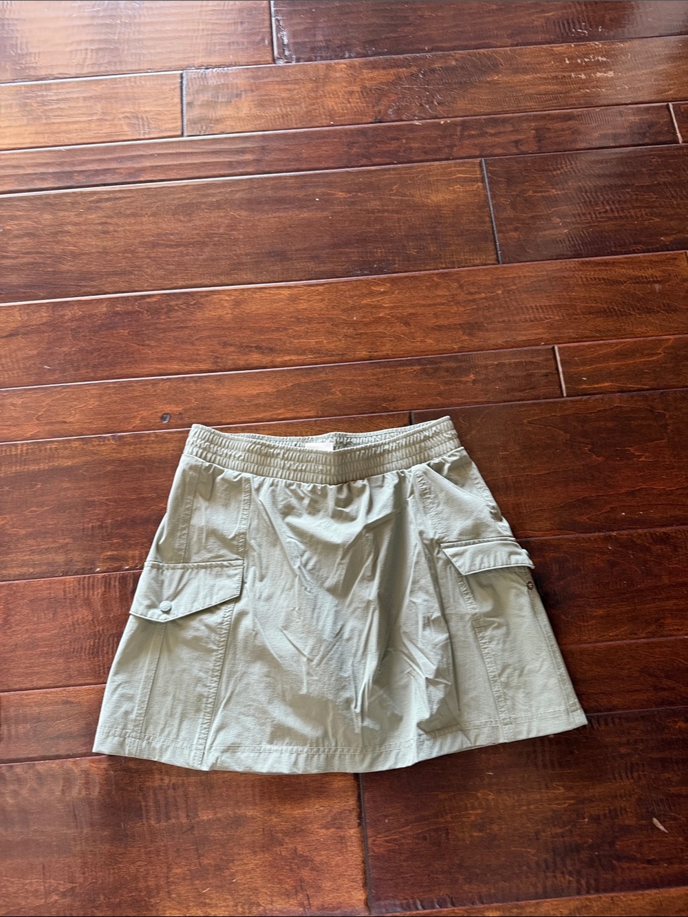 Avalanche Olive Green Cargo Skort, small, NWOT